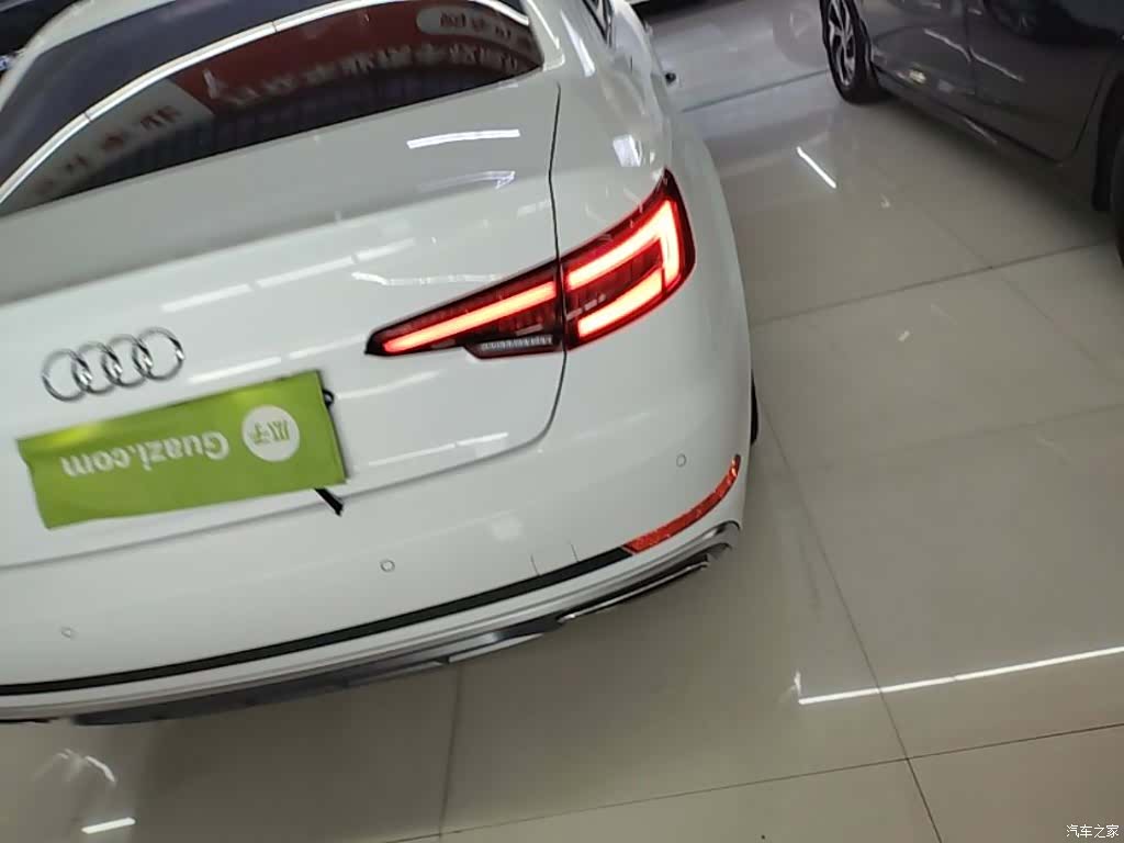 Audi A4L, 2019 8