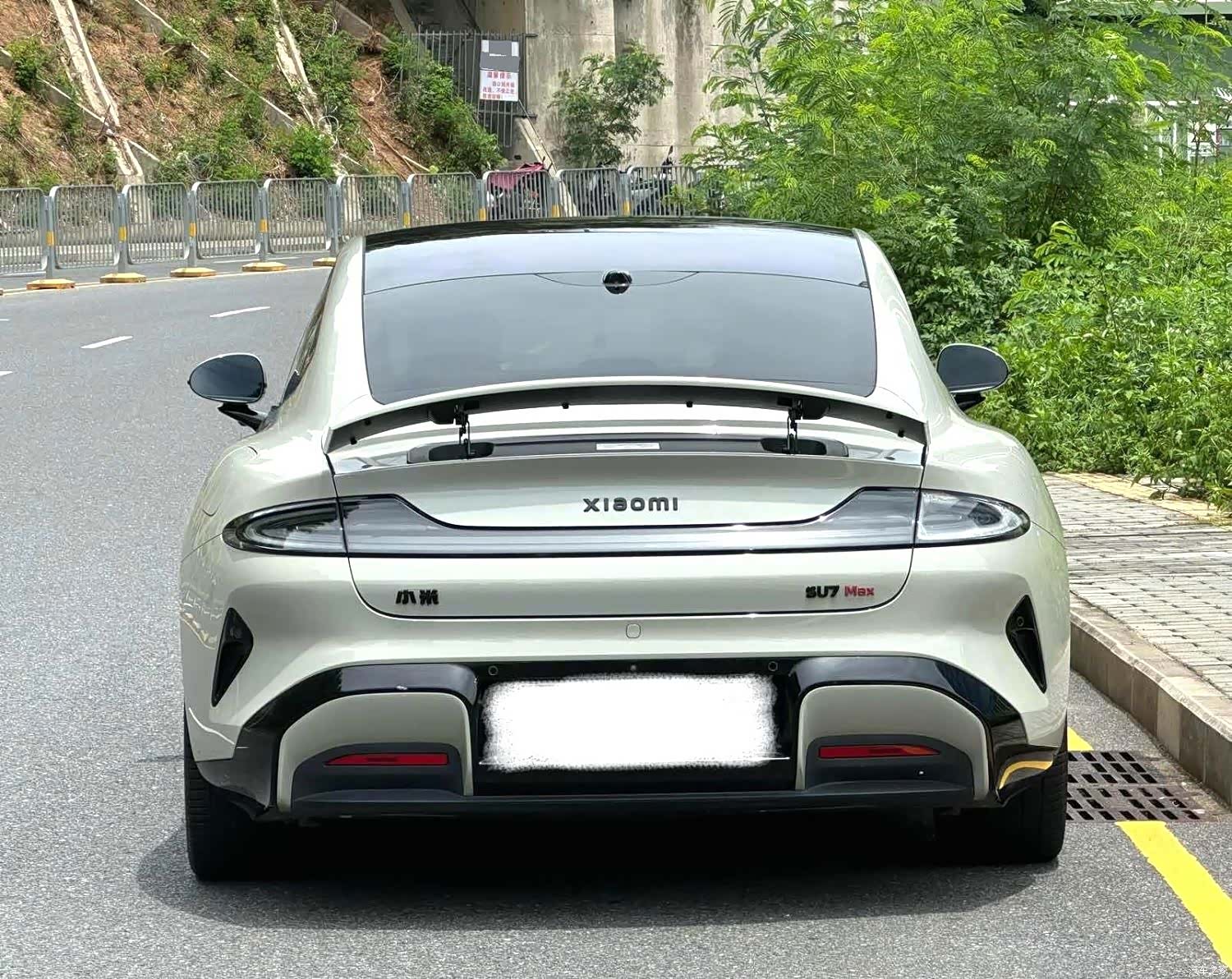 Xiaomi SU7, 2025 8