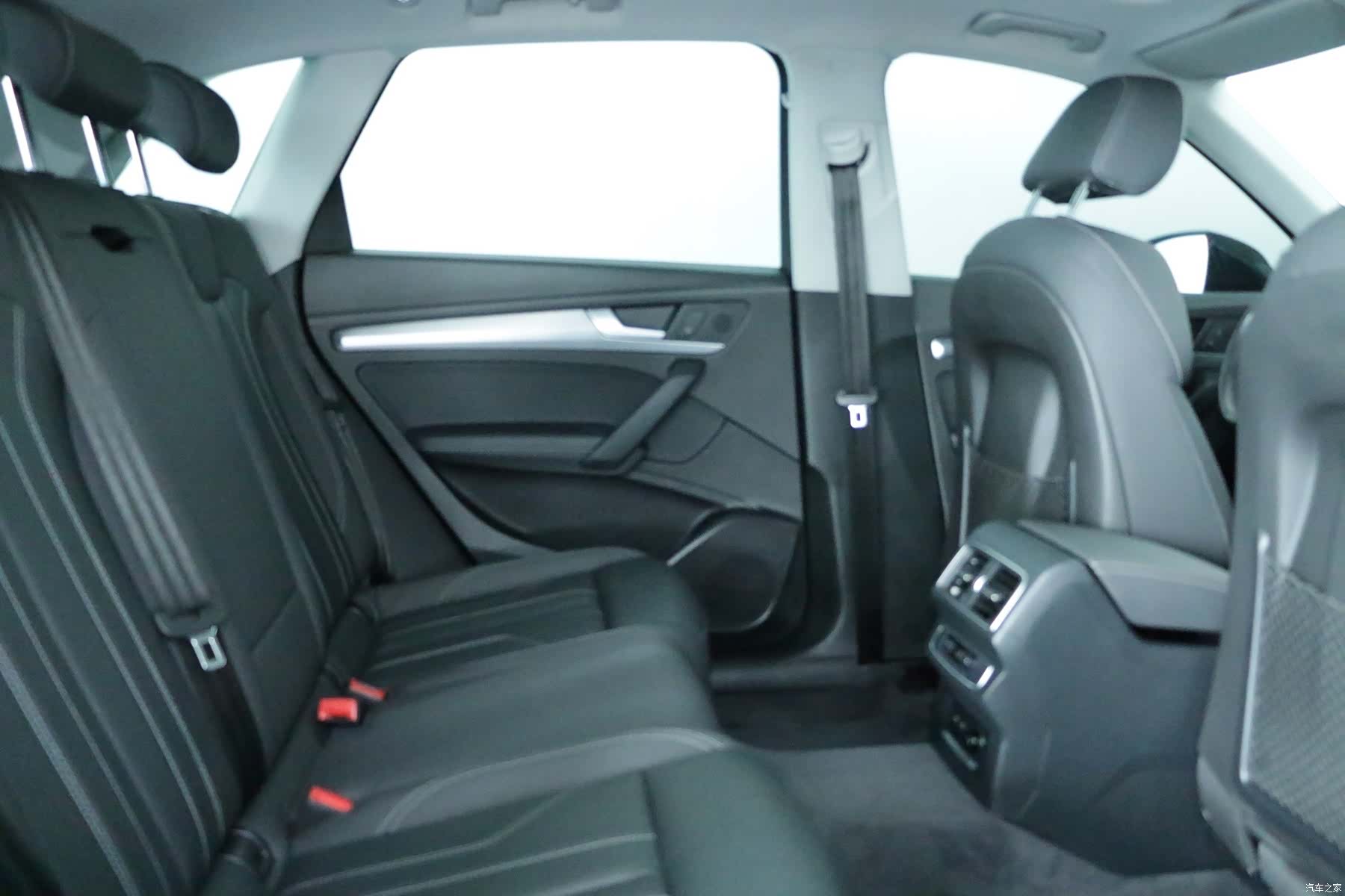 Audi Q5L, 2026 8