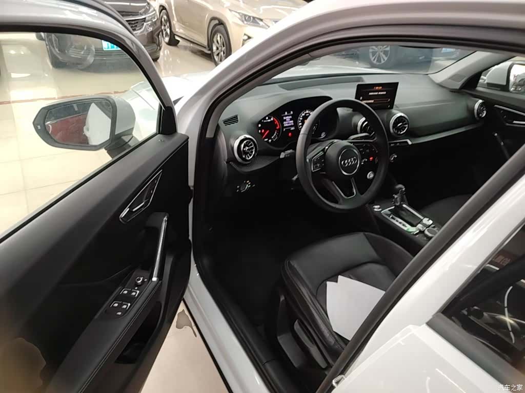 Audi Q2L, 2022 16