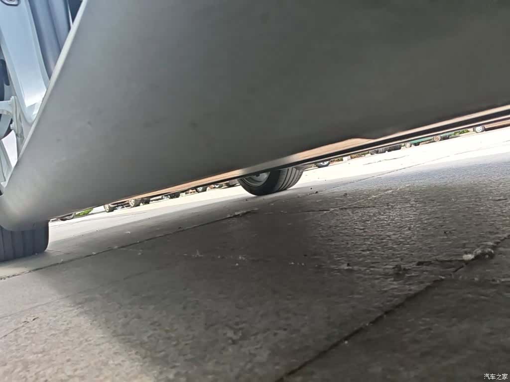 Tesla Model Y, 2023 21