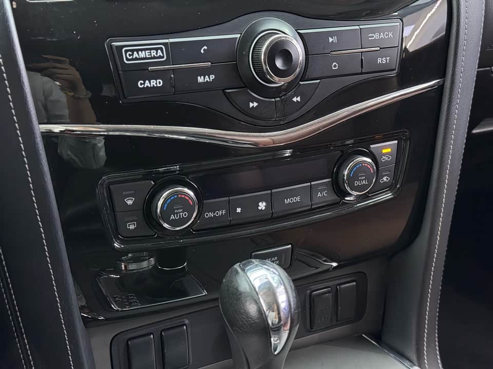 Nissan Toure