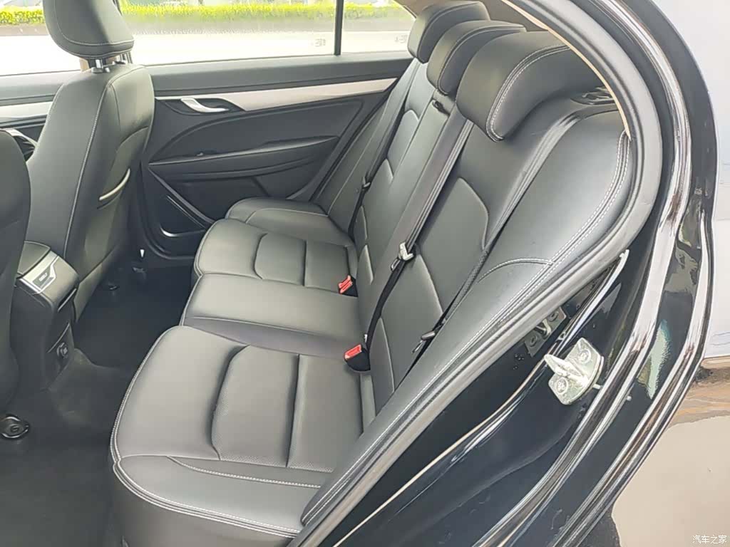 Geely Emgrand, 2018 17