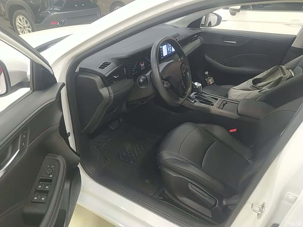 Roewe i5, 2024 16