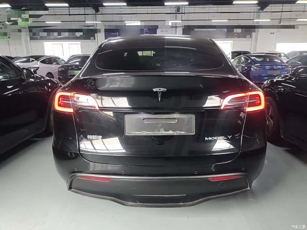 Tesla Model Y, 2022 4