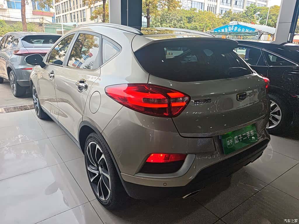 Geely Emgrand, 2017 23