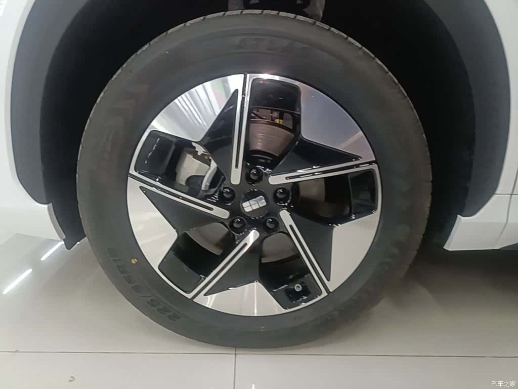 Geely Galaxy E5, 2026 25