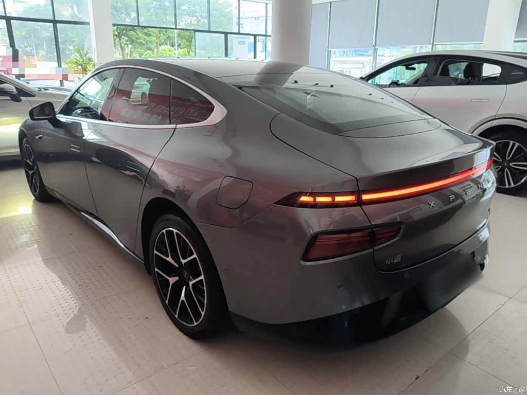 Xpeng P7, 2023 все фото