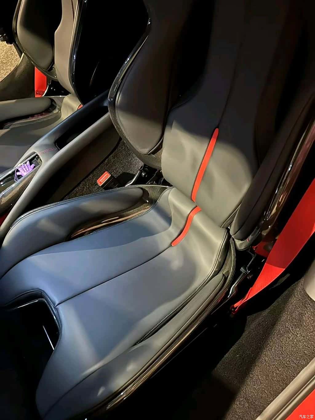 Ferrari 296, 2024 6