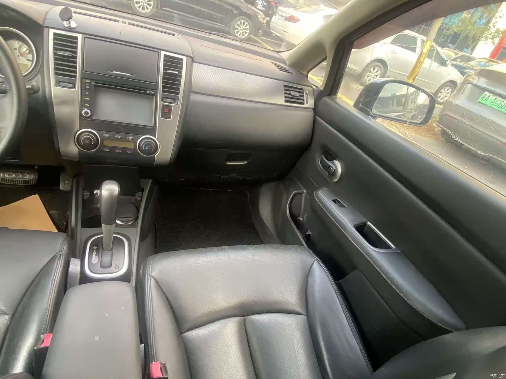 Nissan Tiida, 2010 17