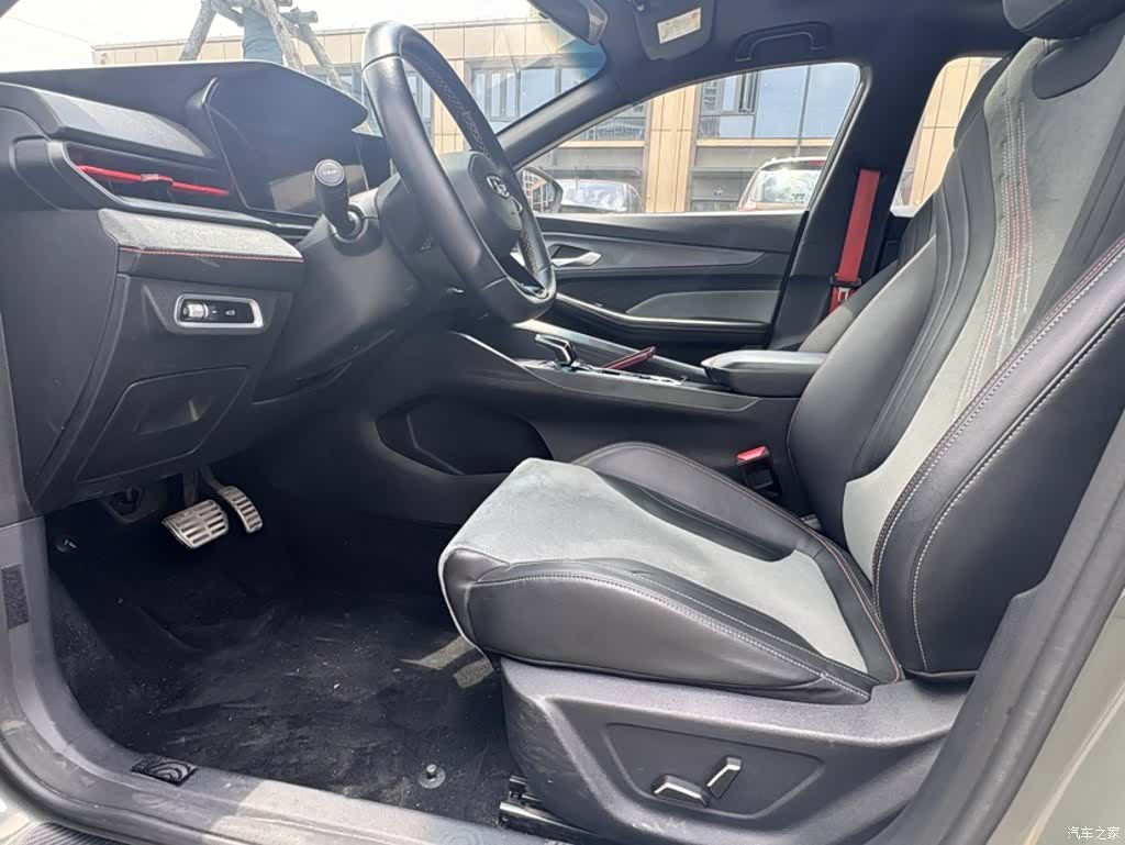 Geely Binray, 2022 22