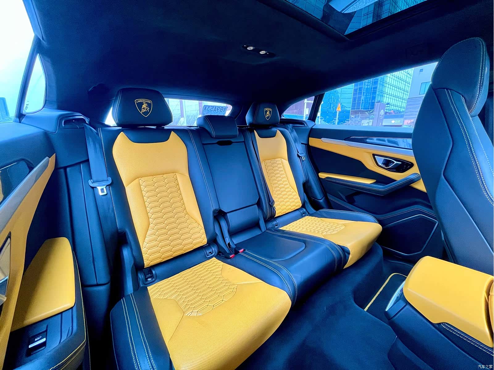 Lamborghini Urus, 2021 12