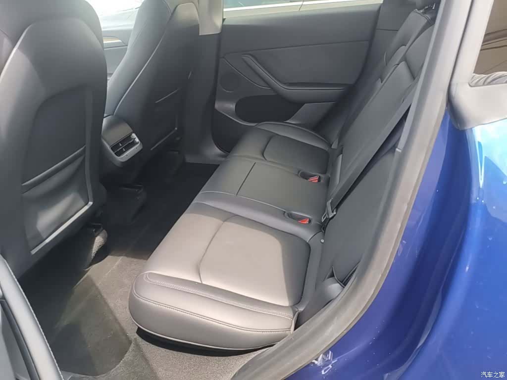 Tesla Model Y, 2022 17