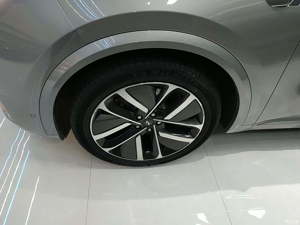 Li Auto L9, 2023 23