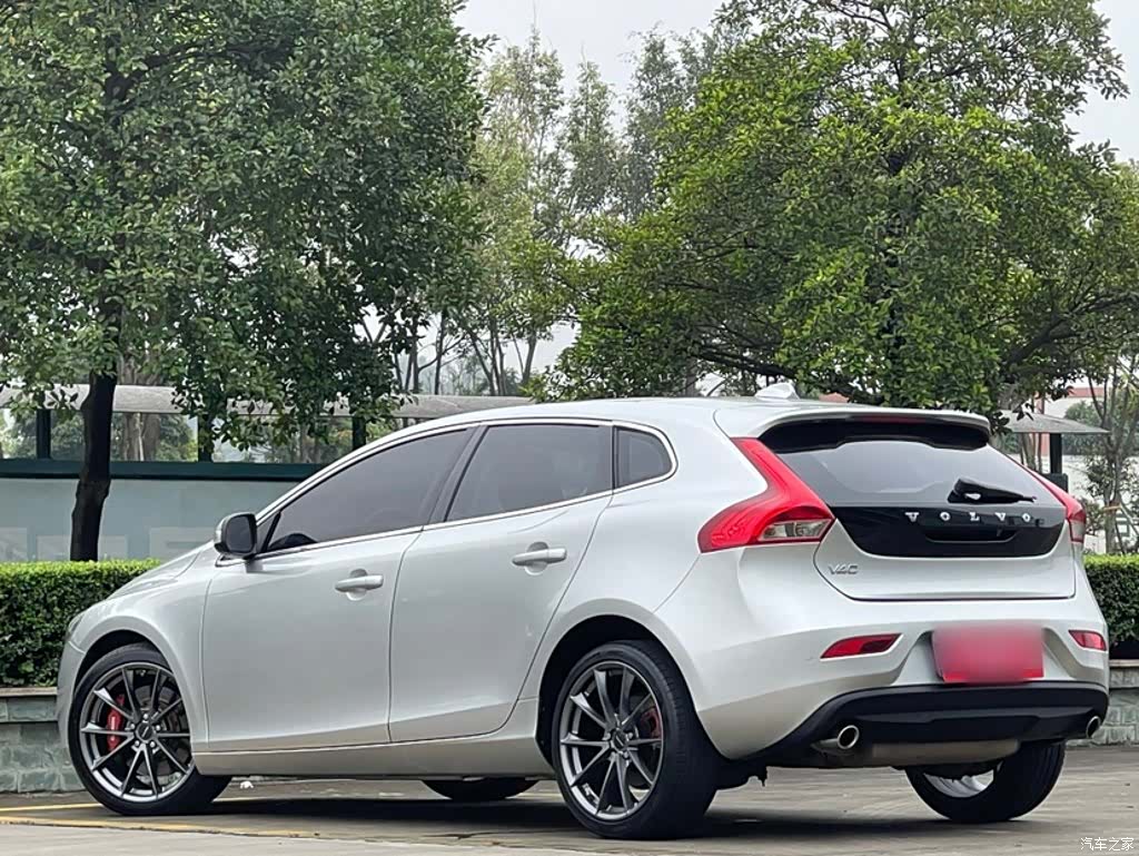Volvo V40, 2016 22