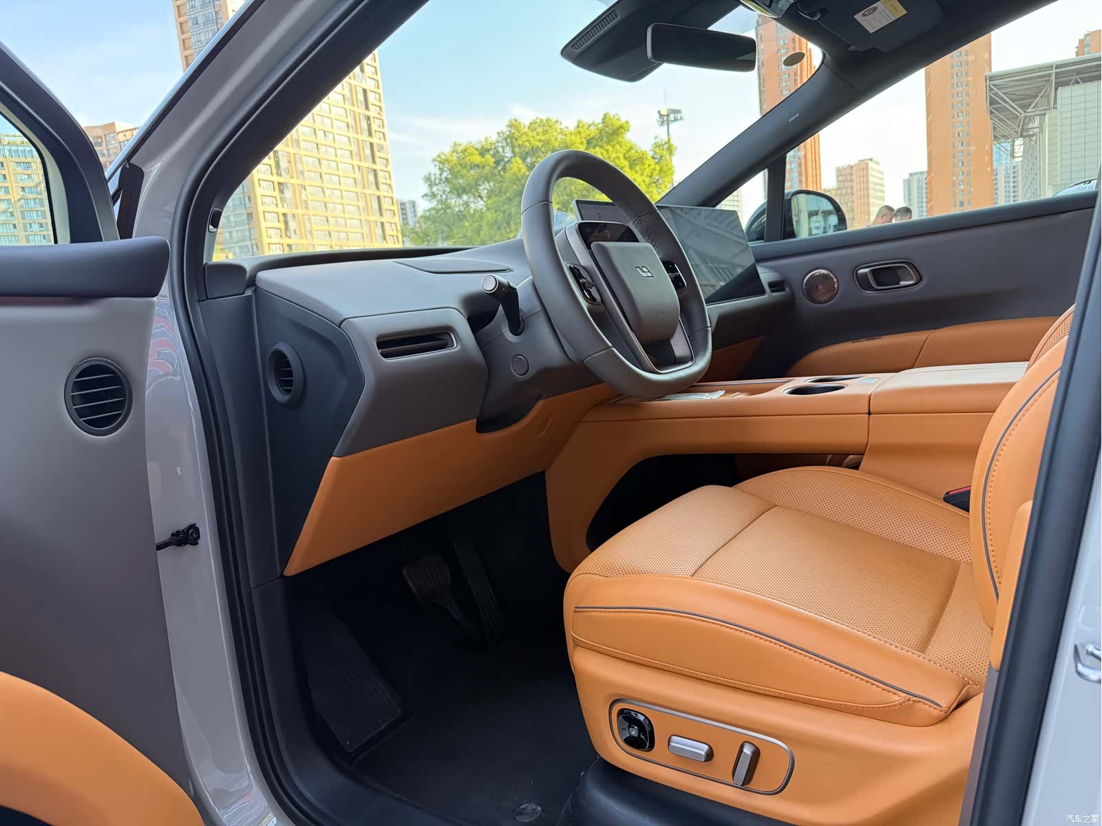 Li Auto i8, 2025 15