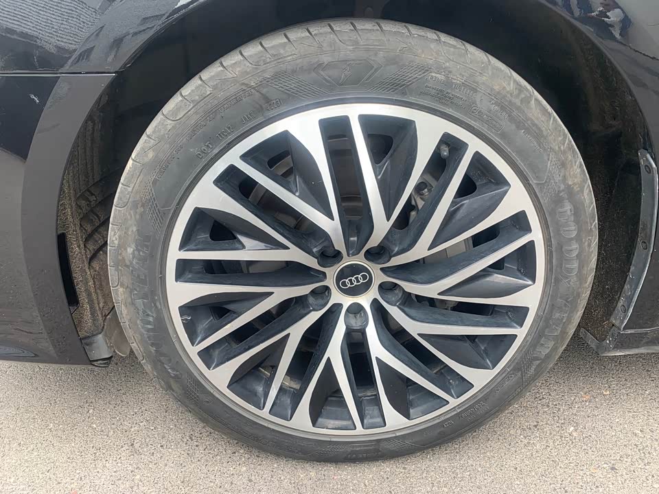 Audi A7L