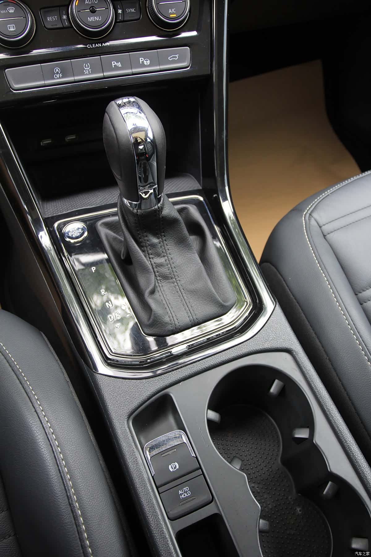 Volkswagen L, 2017 26