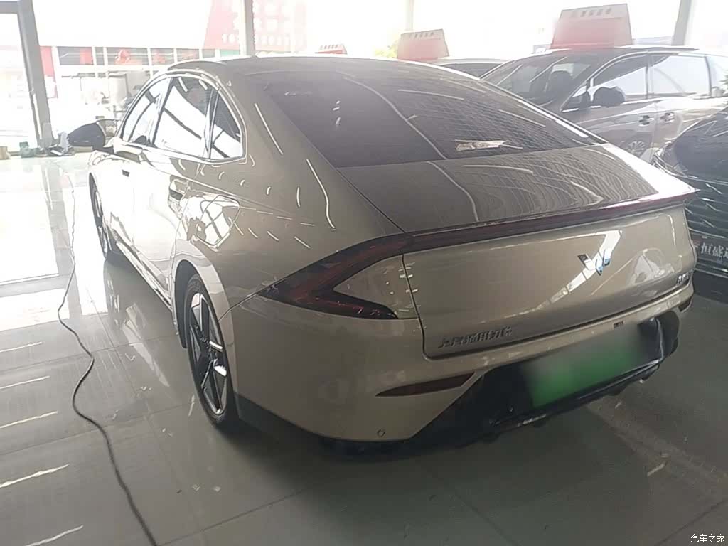 Wuling Starlight, 2024 все фото