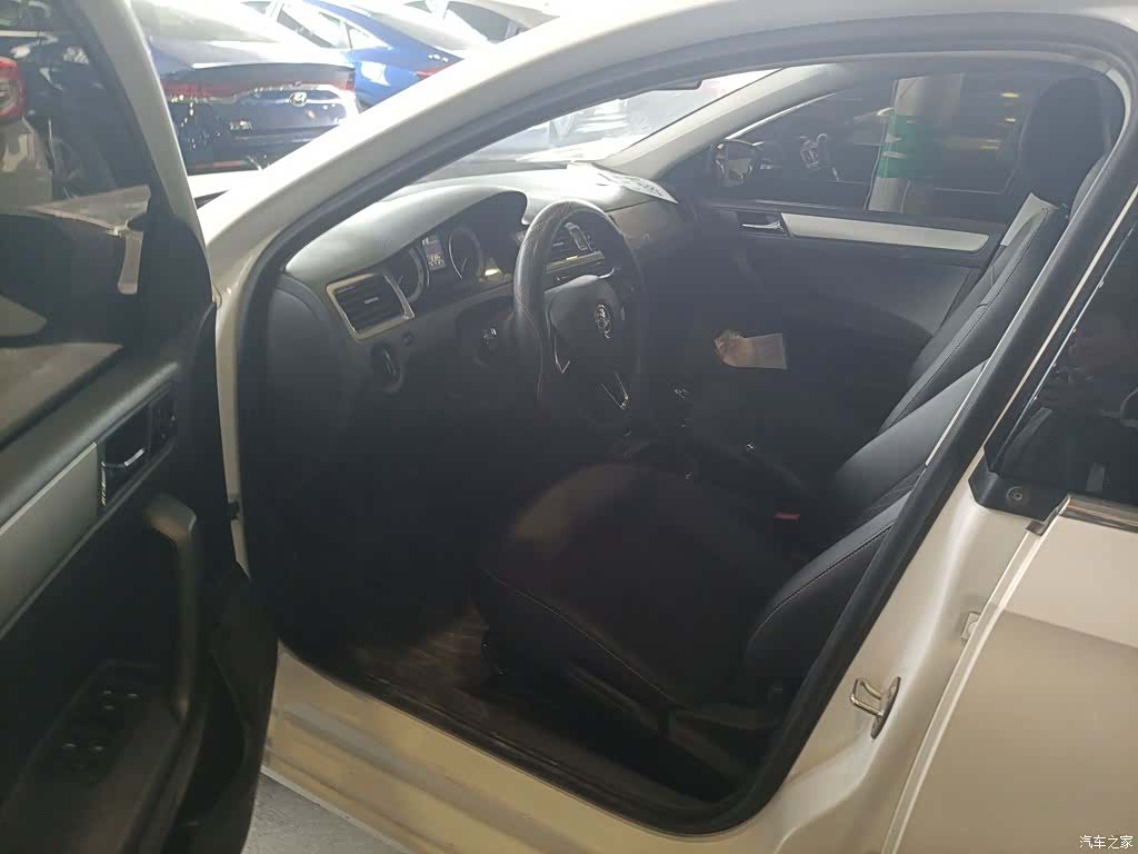 Skoda Rapid, 2020 11