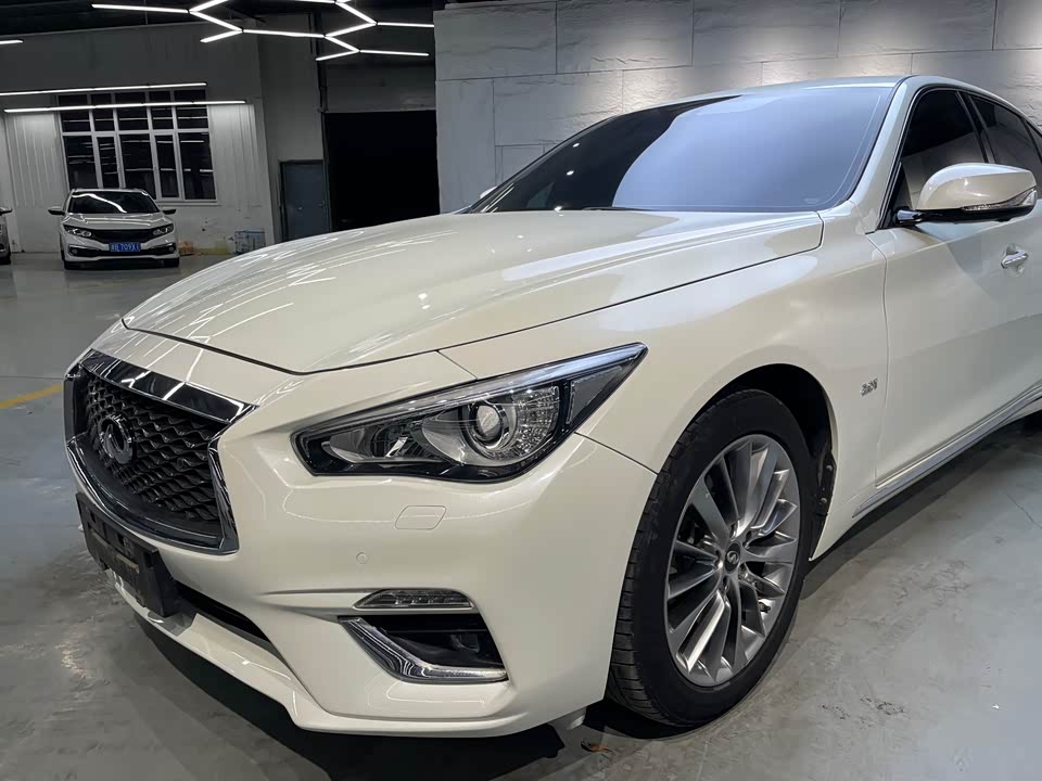 Infiniti Q50L