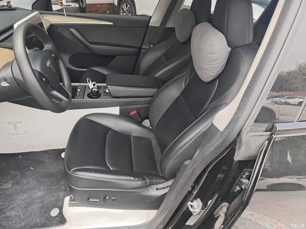 Tesla Model Y, 2022 15