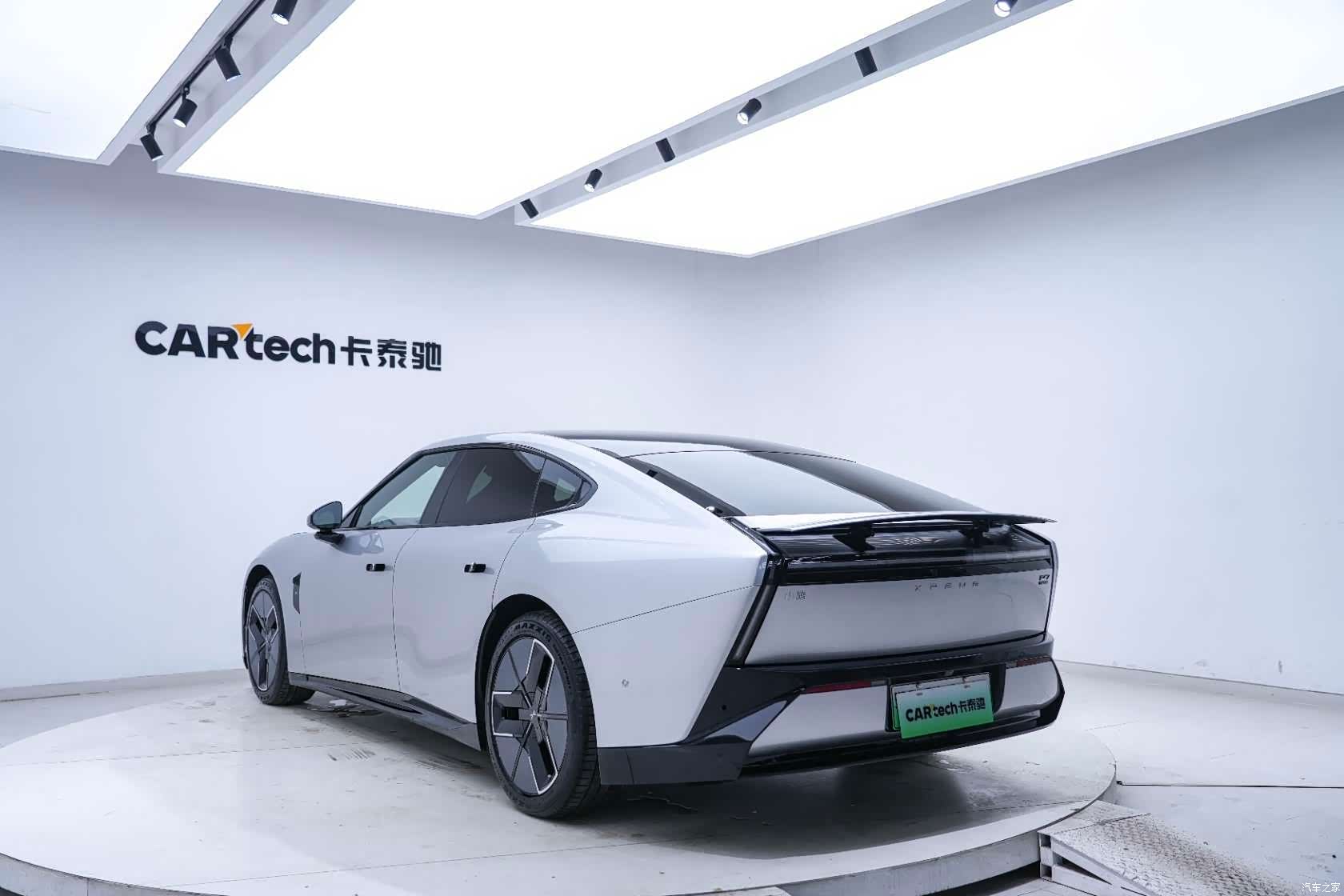 Xpeng P7, 2025 9