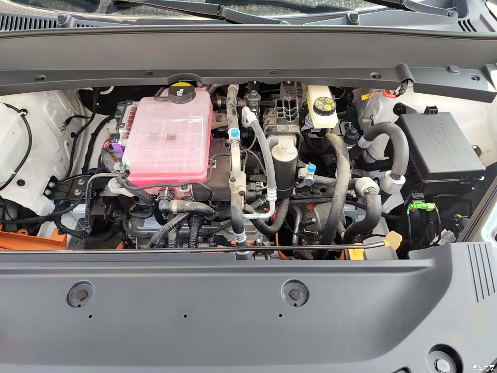 Geely Galaxy E5, 2025 20