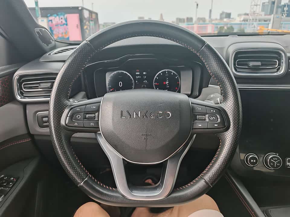 Lynk & Co 03 Lynk & Co 03