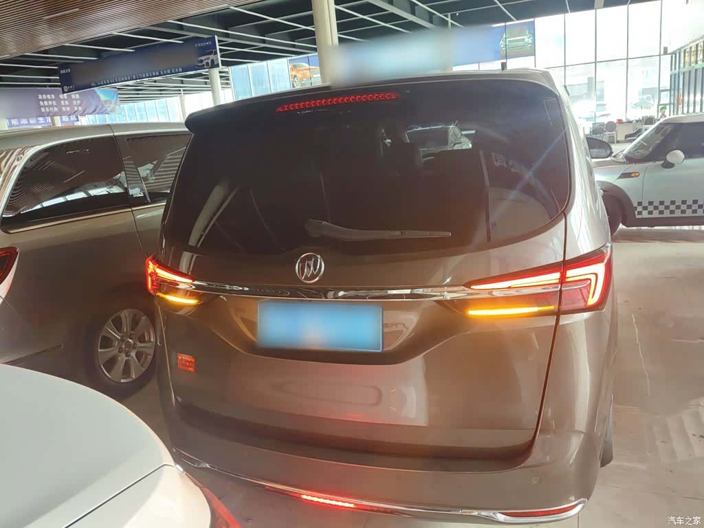 Buick GL8, 2021 4