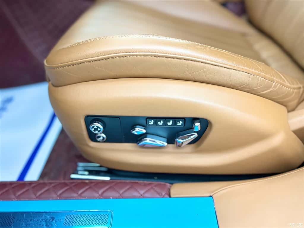 Bentley Flying Spur, 2024 13