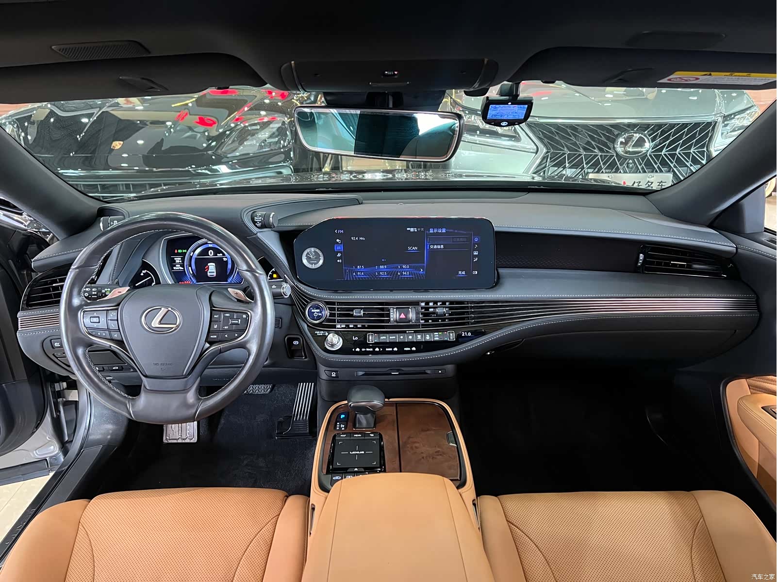 Lexus LS, 2021 11