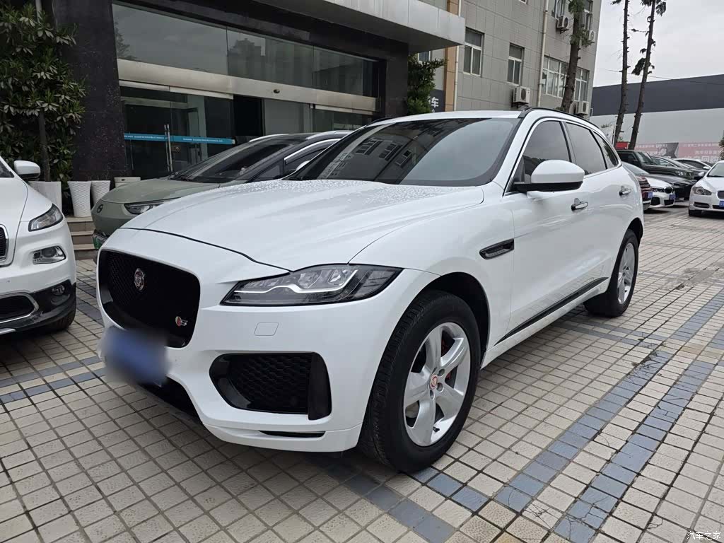 Jaguar F-PACE, 2016 2