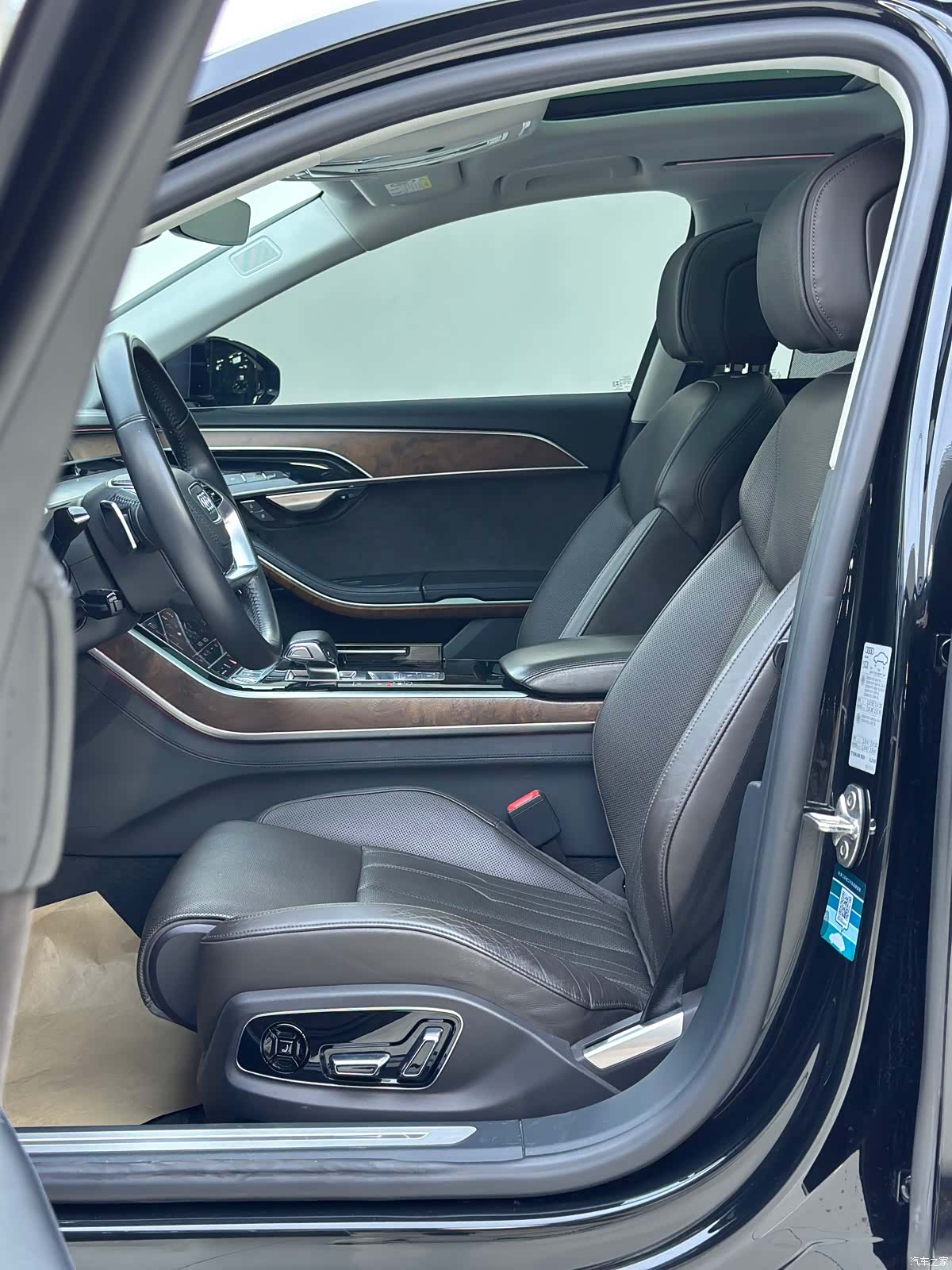 Audi A8L, 2020 все фото