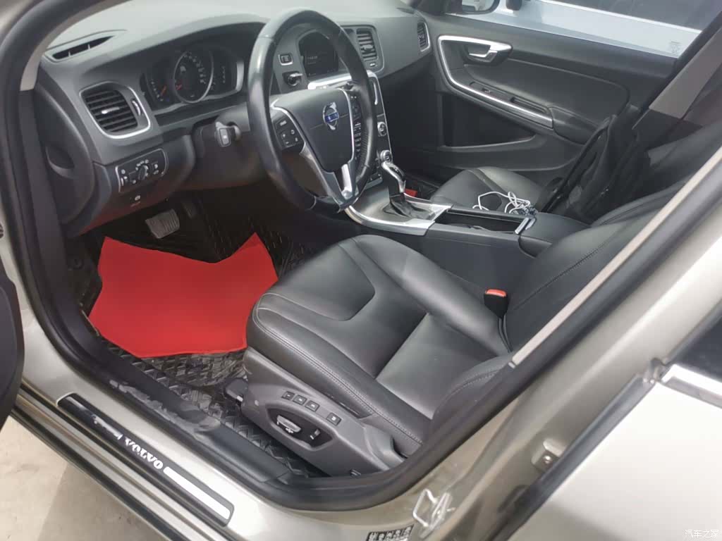 Volvo V60, 2015 15