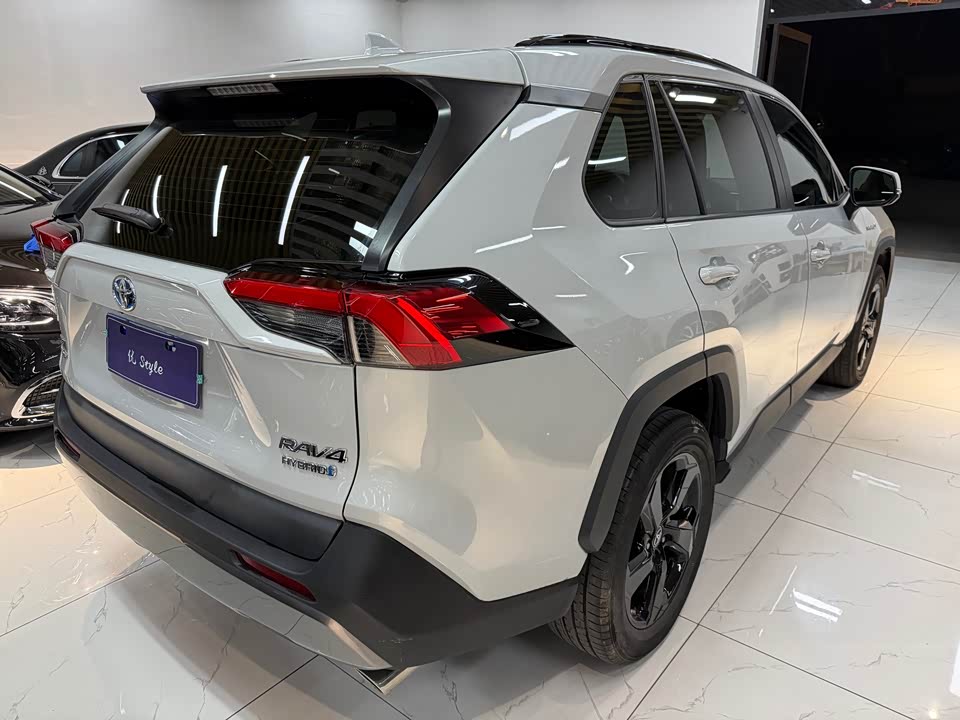 Toyota RAV4 Rongfang