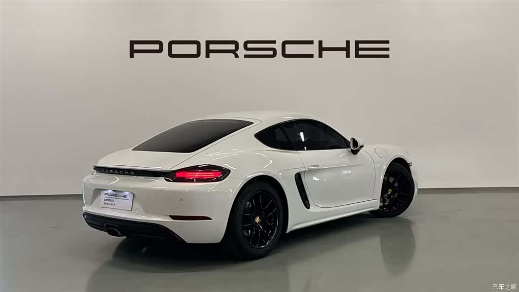 Porsche Cayman, 2018 все фото