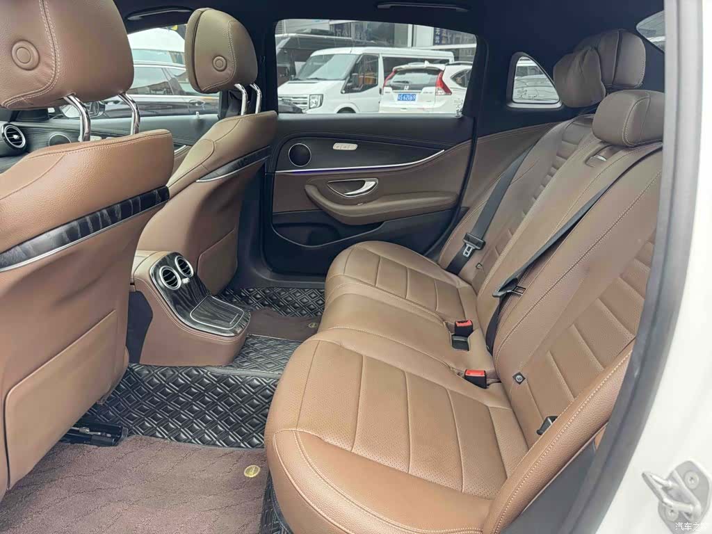 Mercedes-Benz E-Class, 2022 17