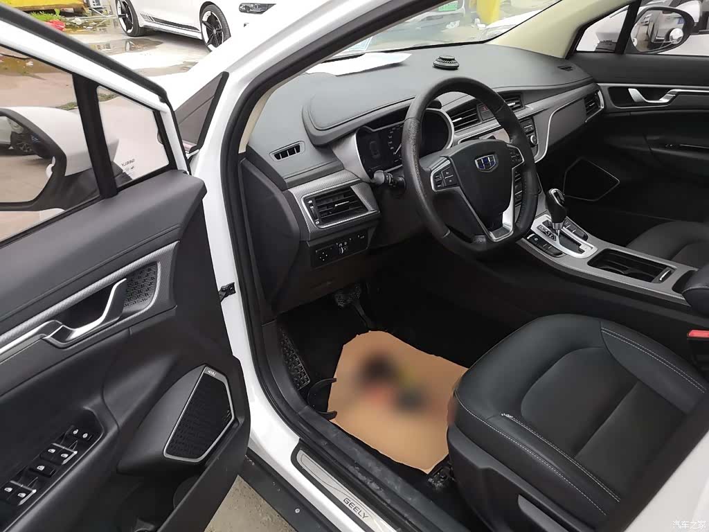 Geely Emgrand, 2018 16