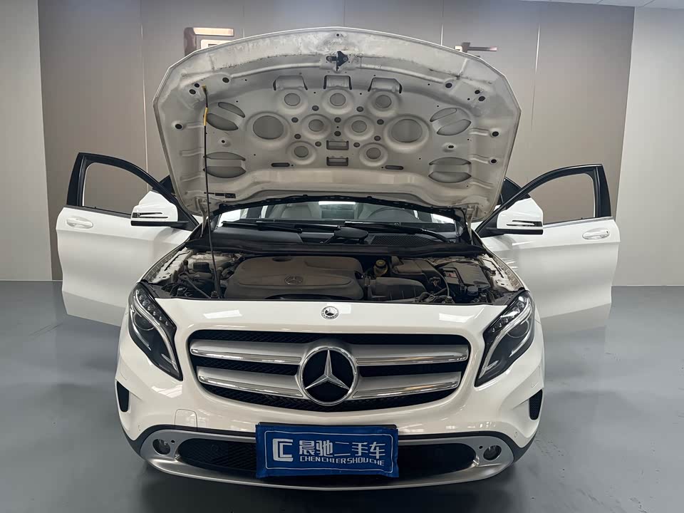 Mercedes-Benz GLA Mercedes-Benz GLA