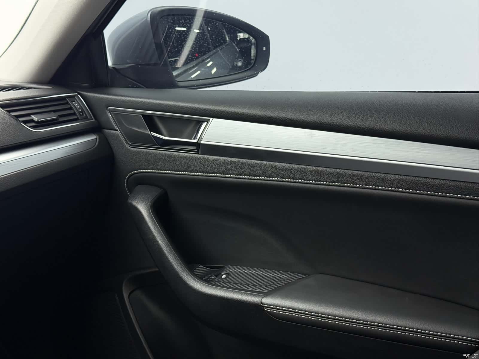 Skoda Superb, 2024 11