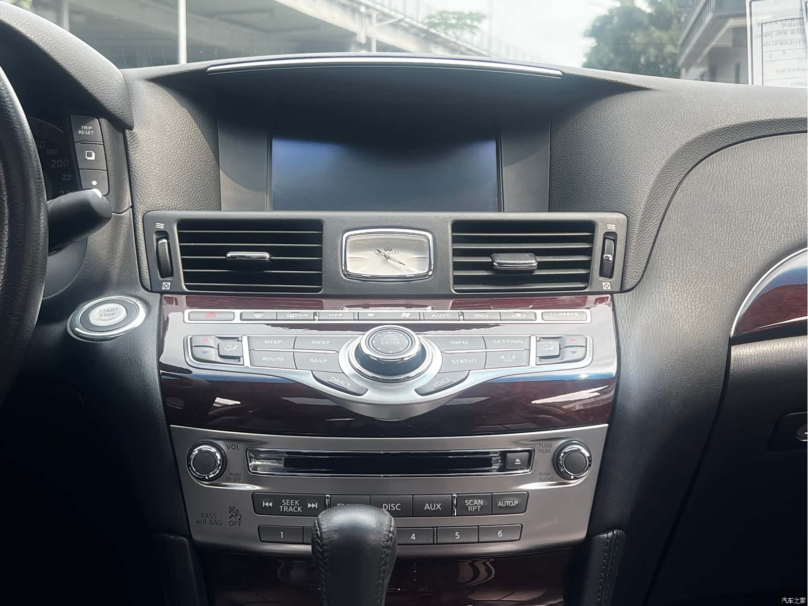 Infiniti Q70, 2016 30