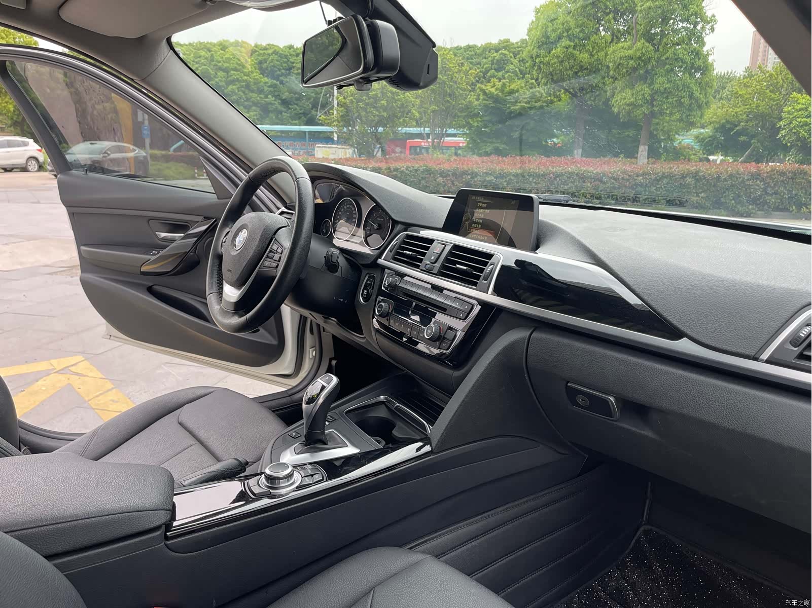 BMW 3 Series, 2017 все фото