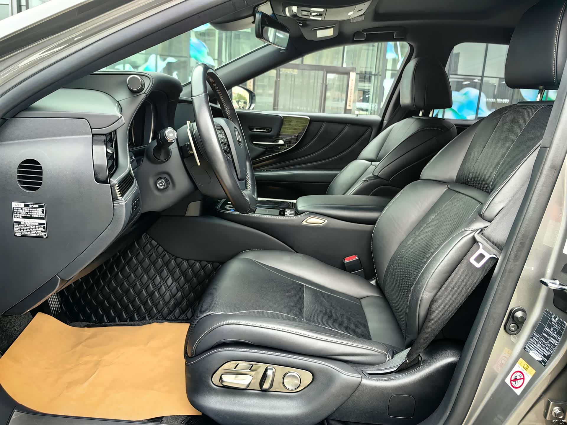 Lexus LS, 2019 8