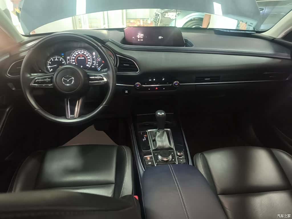 Mazda CX-30, 2021 10