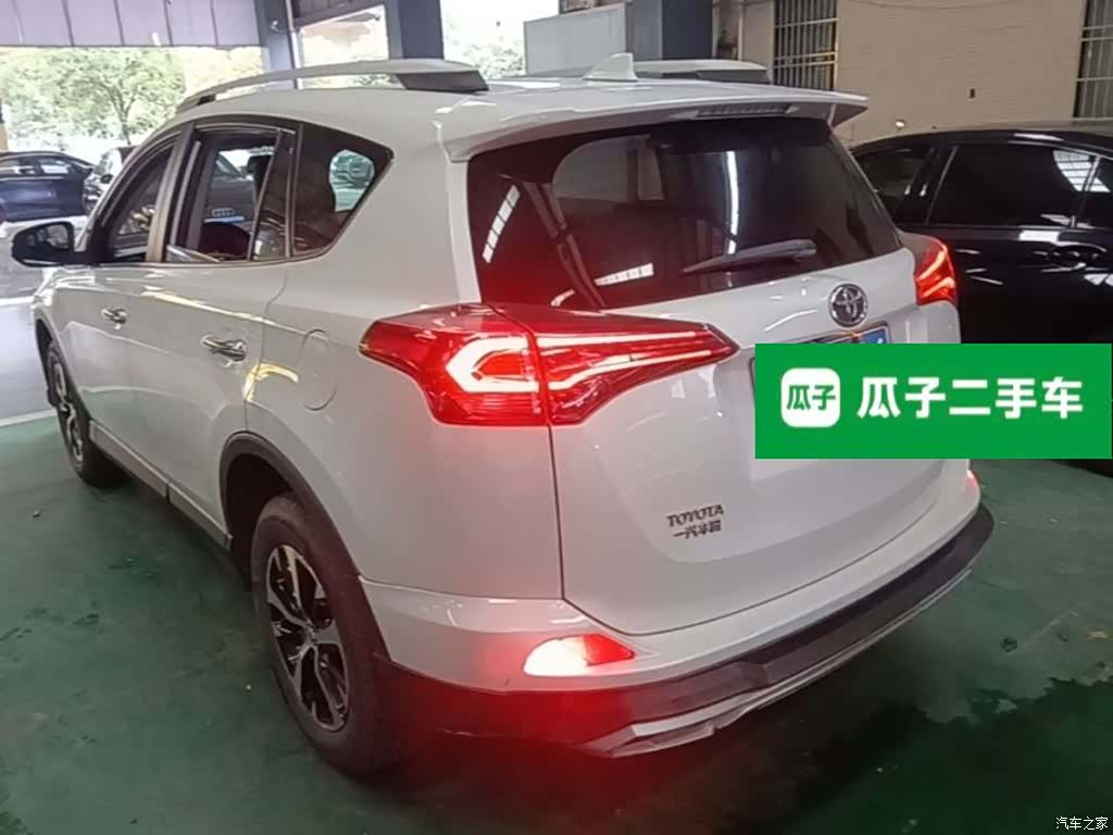 Toyota RAV4, 2017 все фото