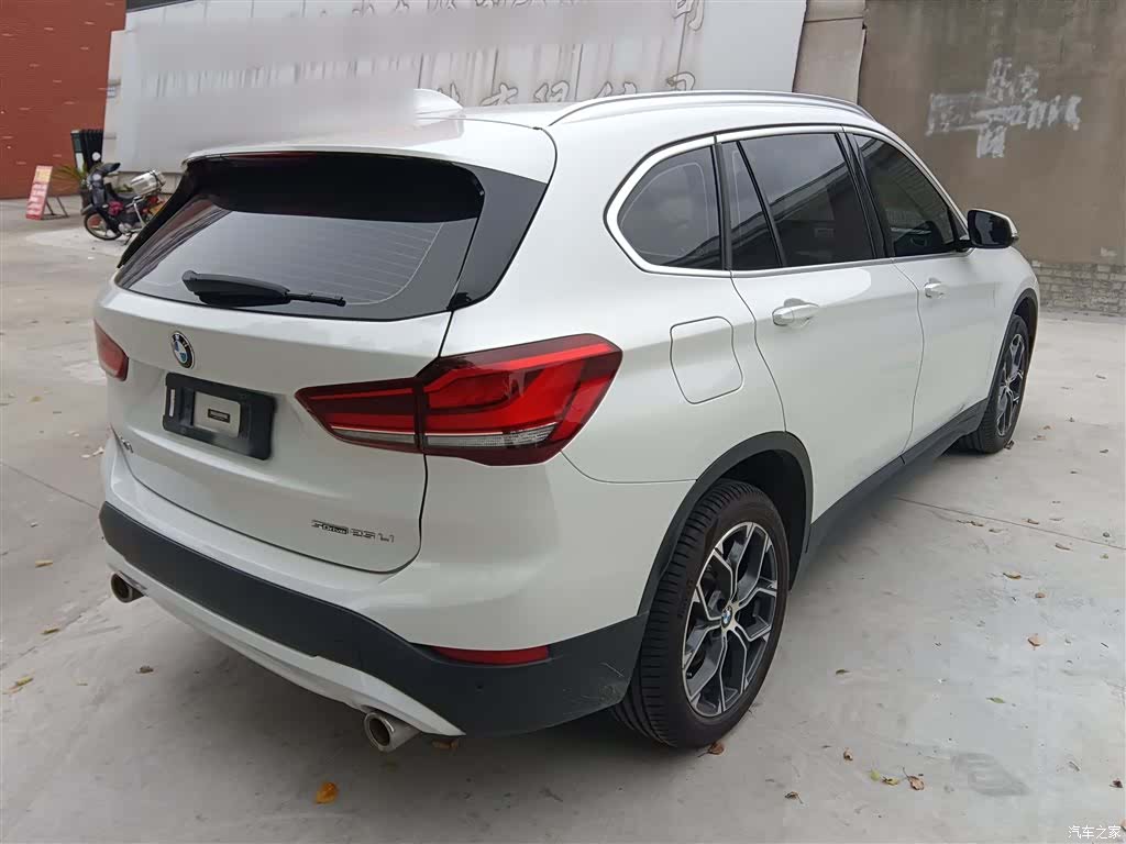BMW X1, 2020 все фото