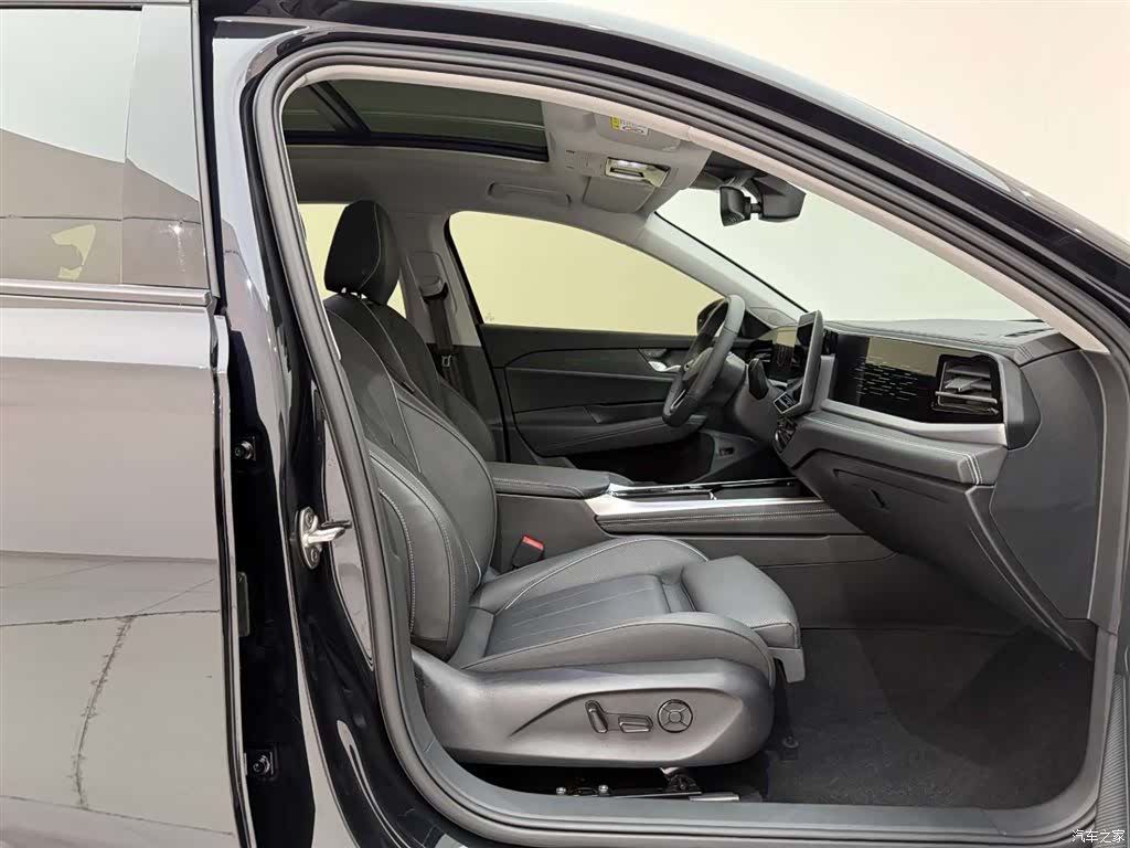 Volkswagen Passat, 2025 19