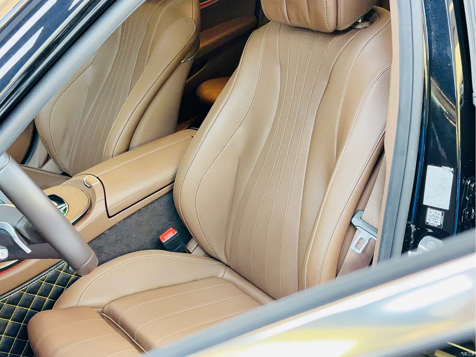 Mercedes-Benz E-Class, 2022 14