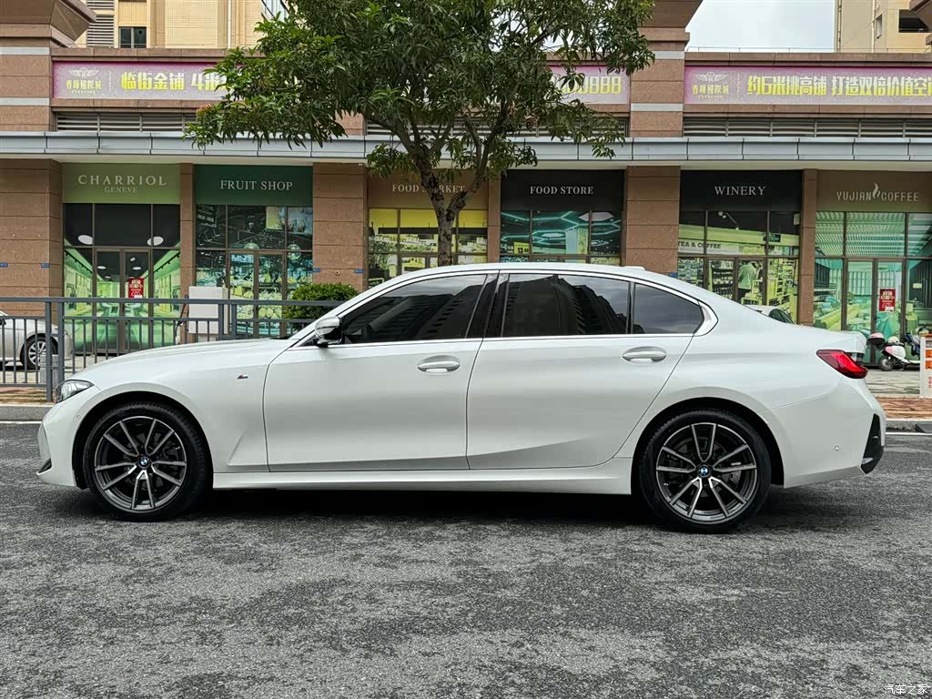 BMW 3 Series, 2024 10